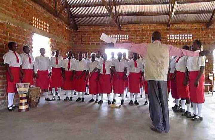 Uganda-GGn-(7).jpg - The students sang many beautiful songs. The Maharishi Girls? Secondary School is famous in the region for their performances and are sometimes asked to perform outside the school.