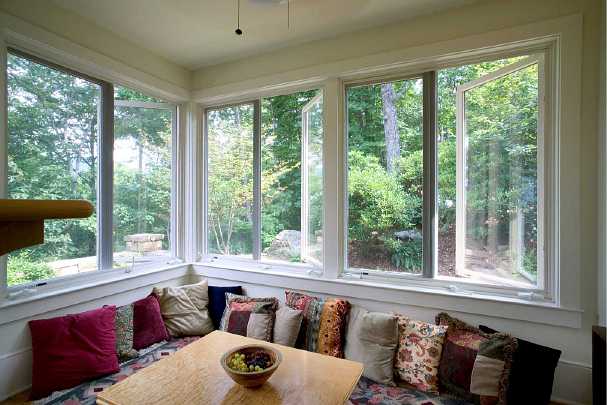 71.jpg - North Carolina, USA: Nook where the family gathers.