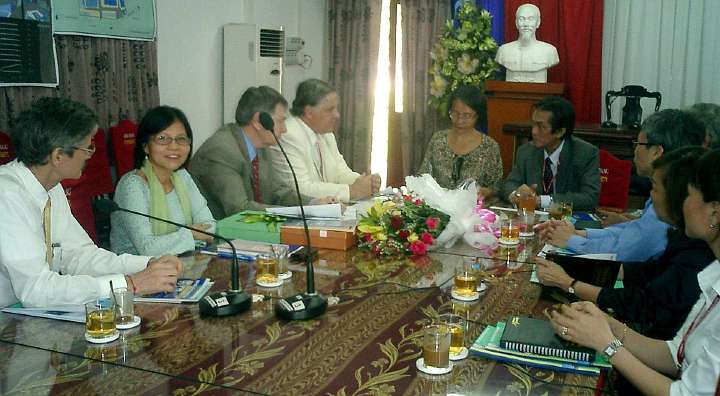 VN-(21).jpg - The planning session at a university in Ho Chi Minh City continues as the administrators express keen interest in Consciousness-Based Education.